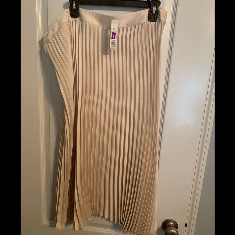 Cream pleated skirt plus size 3X